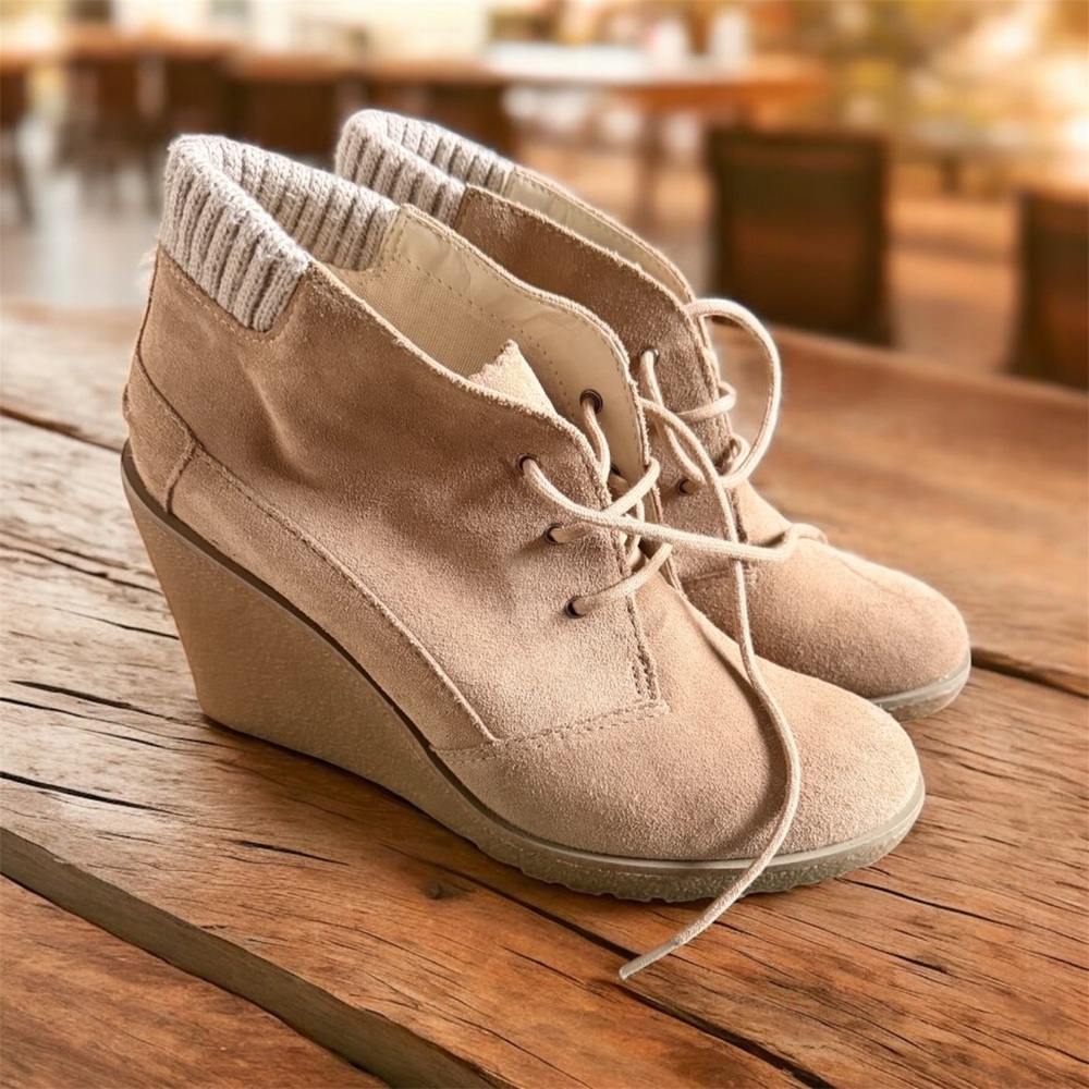 Women's Lacoste Tan Wedge Ankle Boots